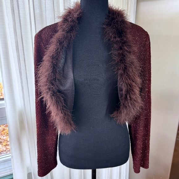 Vintage 80s bolero, burgundy gold thread, marabout feathers, Joseph Ribkoff, 8 - Picture 4 of 13